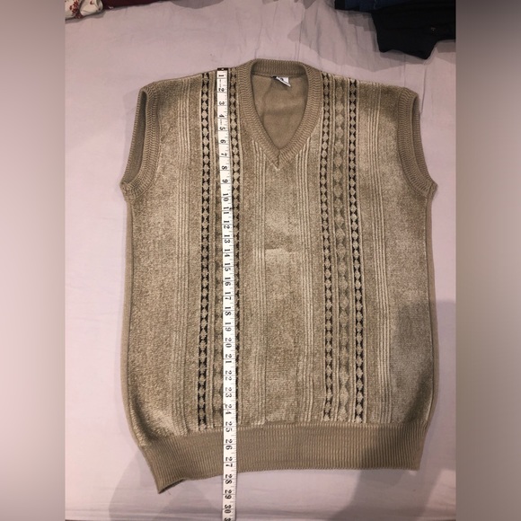 Men’s Sleeveless Sweater (V-neck) - Picture 4 of 8